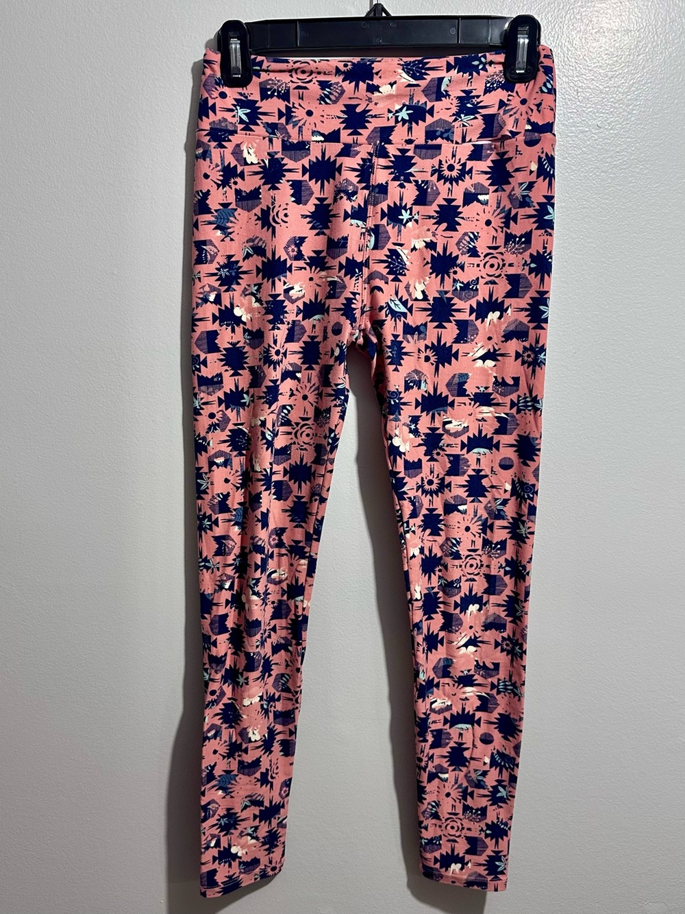LuLaRoe Pink and Navy Aztec Print Leggings Size OS (1087)